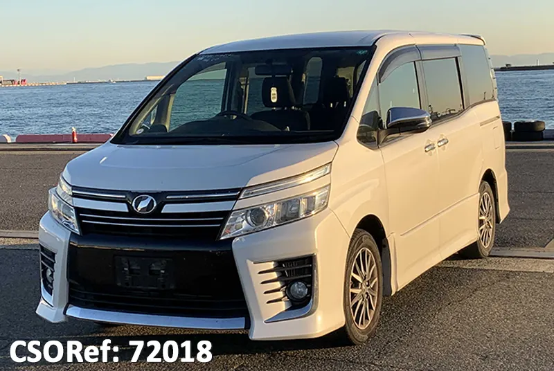 Used Toyota Voxy Hatchbacks 2015 model in White | Used Cars Stock